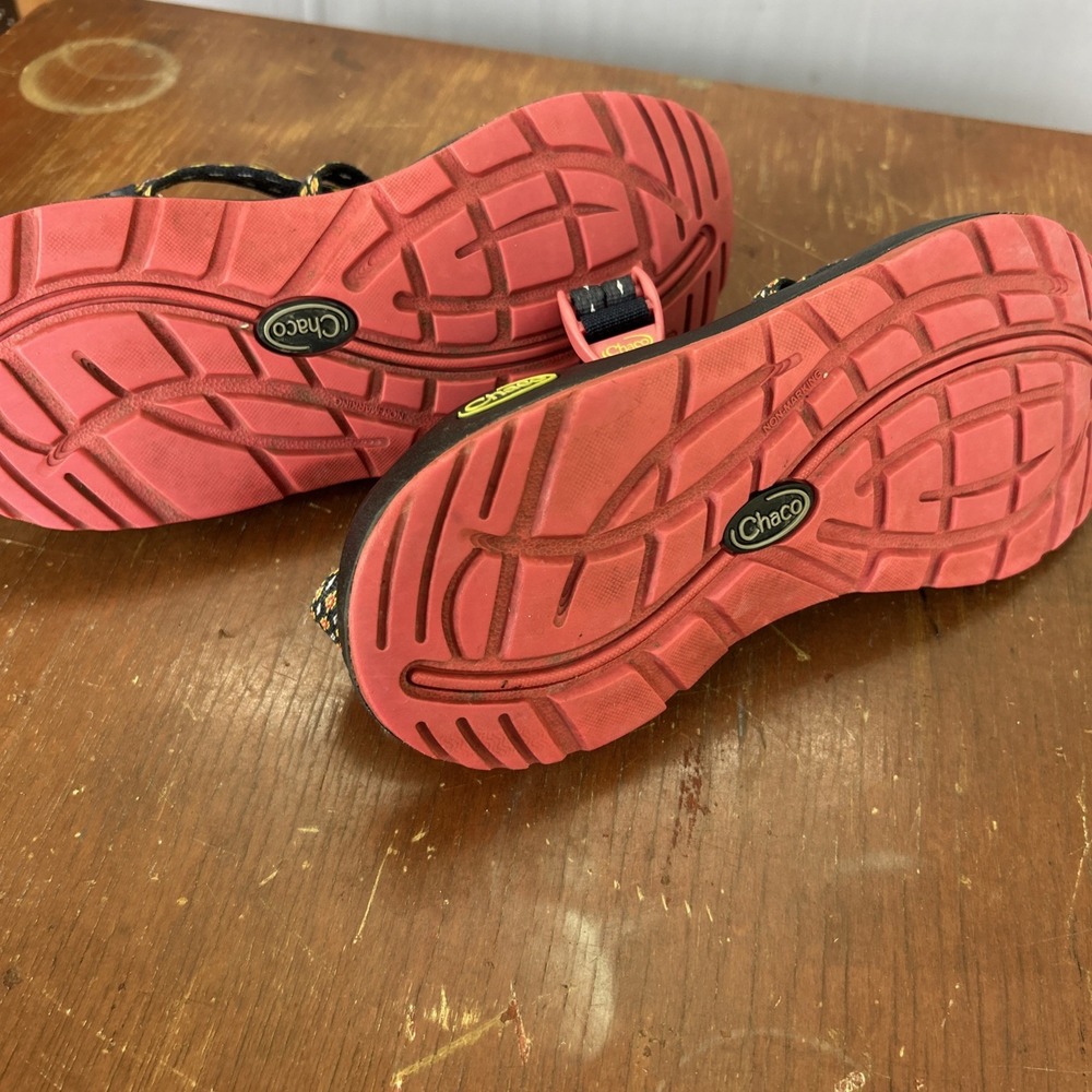 Chaco Size 7 Adjustable ZX2 Classic Sandal Crest Citrus Outdoor Pink Navy Shoes - Picture 5 of 5